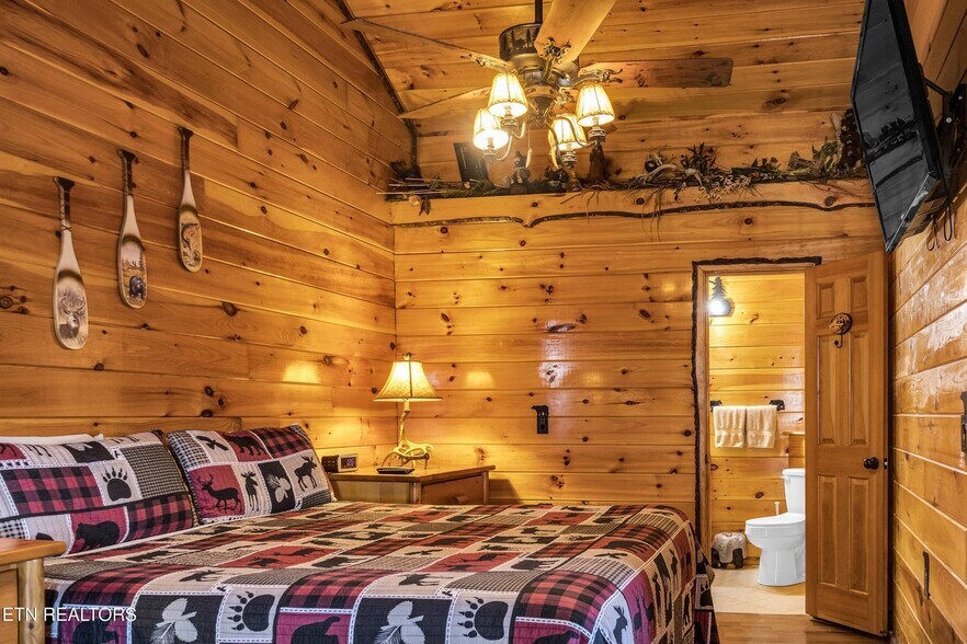 More Photos Of 1012 Highway 165, Tellico Plains Hospitality For Sale