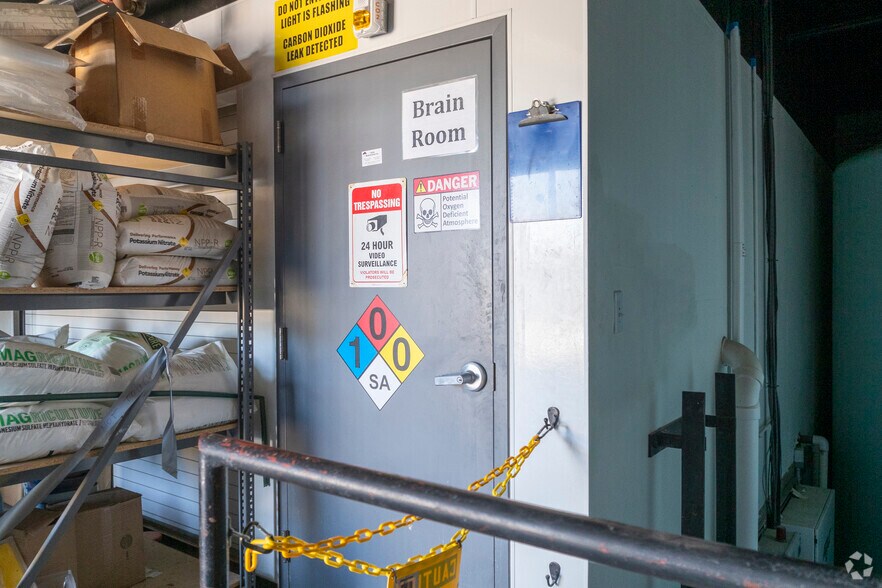 More Photos Of 5290 E 43rd Ave, Denver Warehouse For Sale