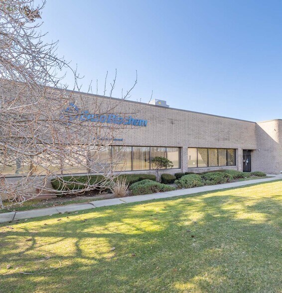 More Photos Of 60 Executive Blvd, Farmingdale Manufacturing For Sale