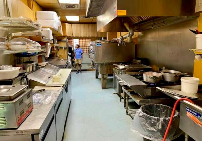 More Photos Of 14100 N Highway 19, Salt Springs Storefront Retail Office For Lease