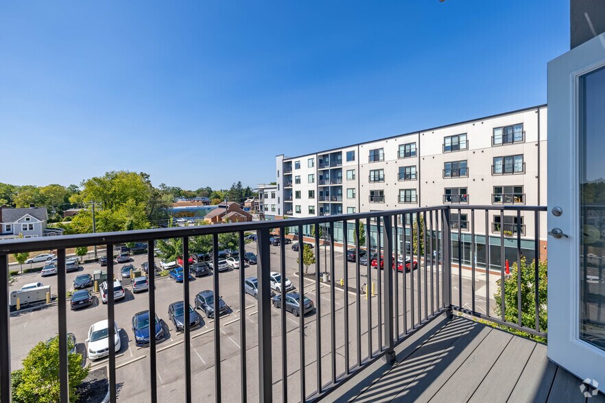 More Photos Of 5829 Madison Rd, Cincinnati Apartments For Lease