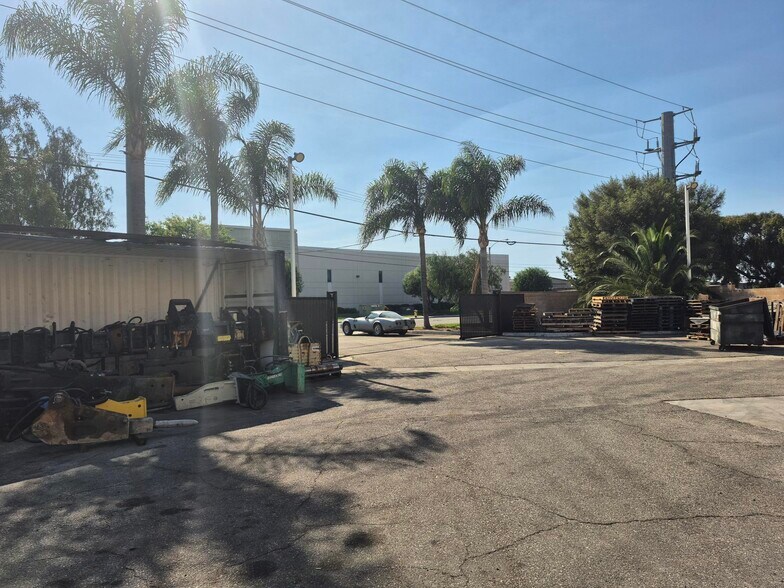 More Photos Of 6675 Doolittle Ave, Riverside Warehouse For Sale