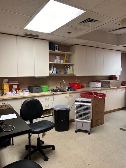 More Photos Of 140 Strollings Ave, Logan Office For Sale