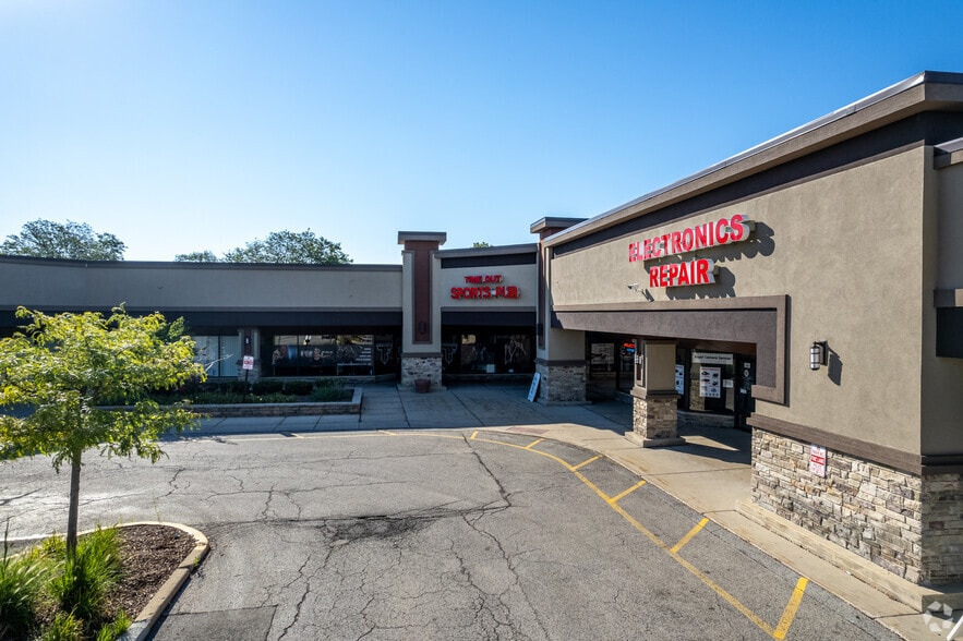 More Photos Of 1090-1250 E Lake St, Hanover Park Unknown For Lease