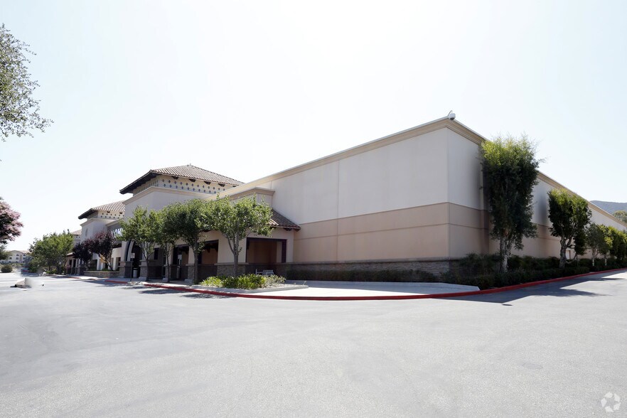 More Photos Of SW Newbury Road & Kelly Rd, Thousand Oaks Unknown For Lease