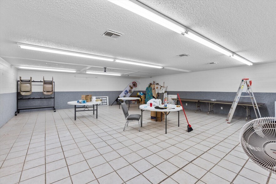 More Photos Of 201 Ragland St, Palestine Religious Facility For Sale