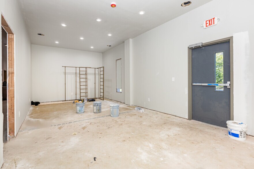 More Photos Of 420 Paul St, Rocky Mount Office For Sale