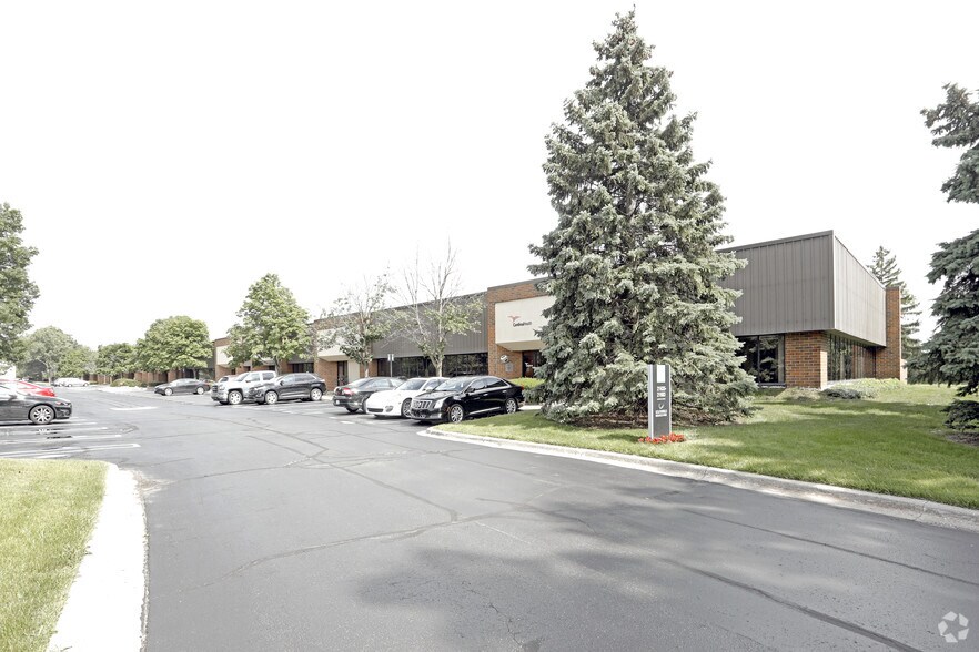 More Photos Of 21455 Melrose Ave, Southfield Unknown For Lease