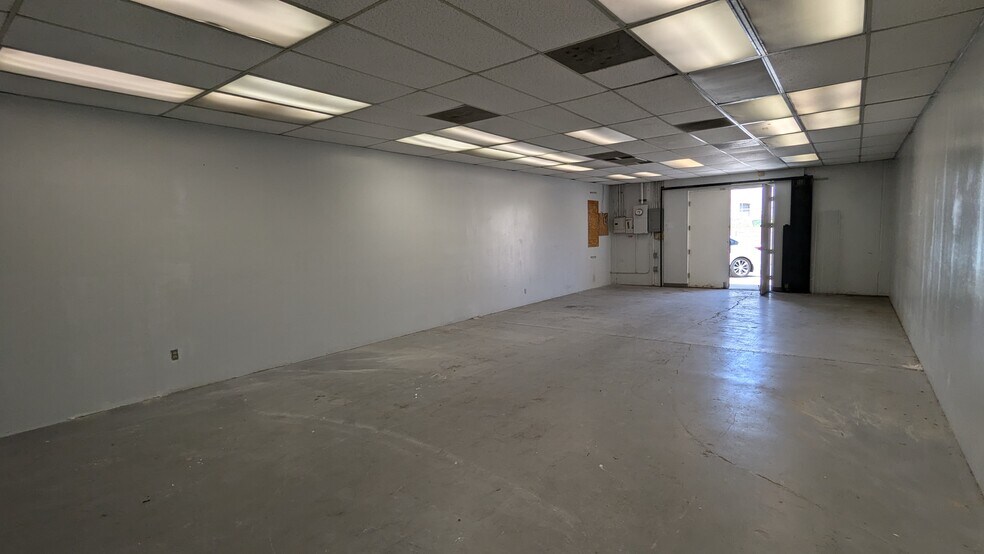 More Photos Of 1841-1861 W Commonwealth Ave, Fullerton Warehouse For Lease