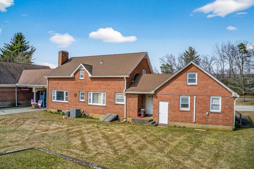 More Photos Of 62 Hyde Ave, Vernon Storefront Retail Office For Lease