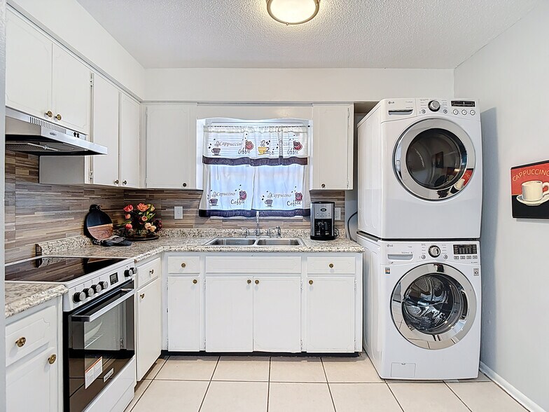 More Photos Of 139 SE Jefferson Cir N, Saint Petersburg Apartments For Sale