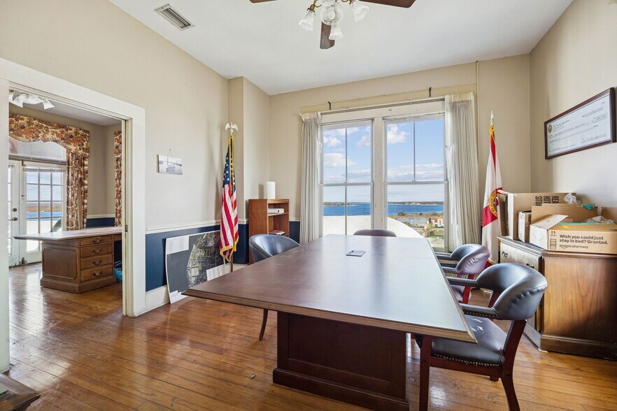More Photos Of 501 N 3rd St, Fernandina Beach Office For Sale