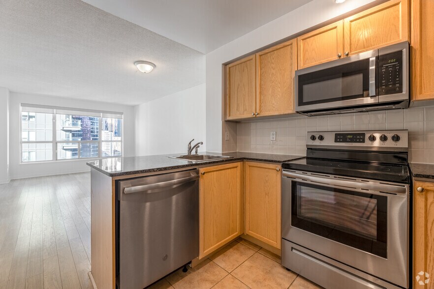 More Photos Of 925 Bay St, Toronto Apartments For Lease