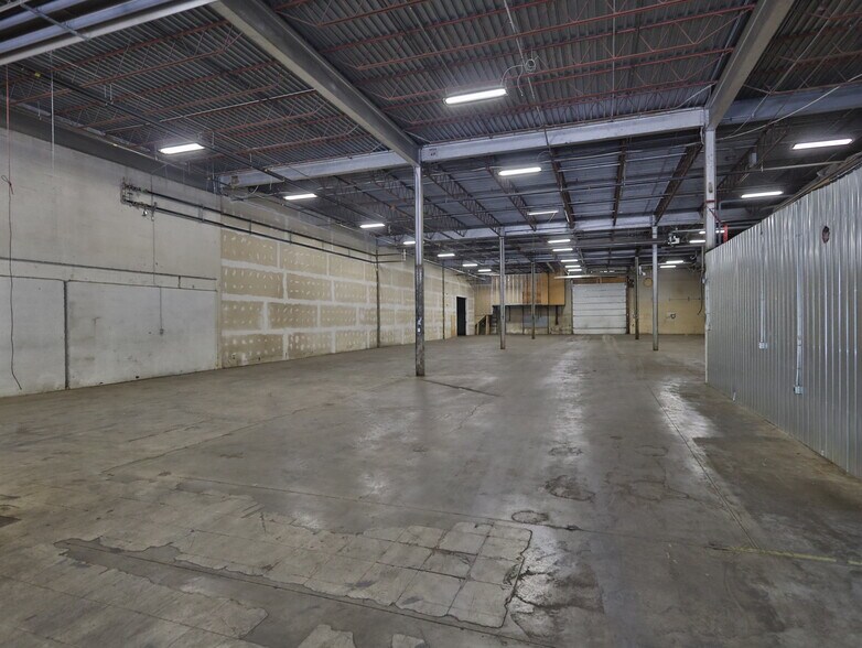 More Photos Of 8435-8505 Boul Parent, Trois-Rivières Industrial For Lease