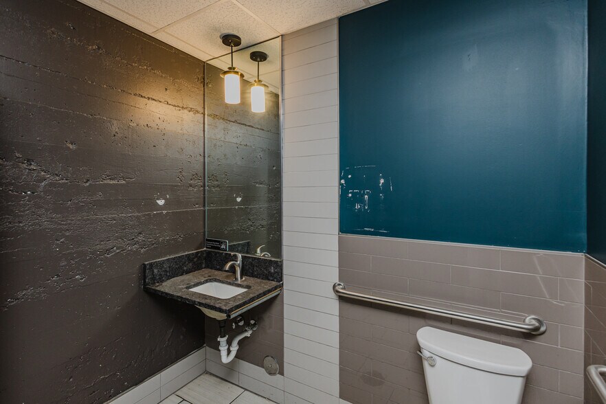 More Photos Of 1001 W Douglas Ave, Wichita Storefront For Sale