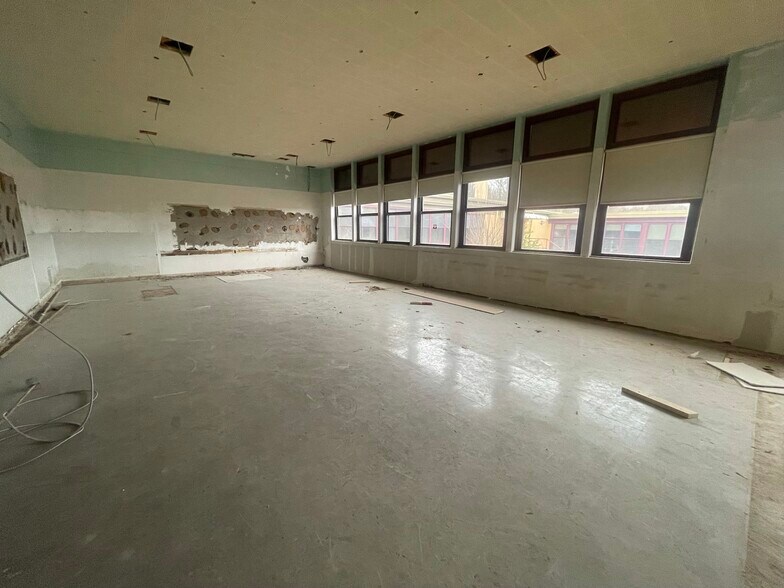 More Photos Of 740 Colonel Ledyard Hwy, Ledyard Storefront For Lease