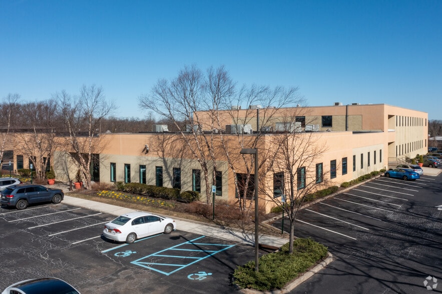 More Photos Of 135 Engineers Rd, Hauppauge Medical For Lease
