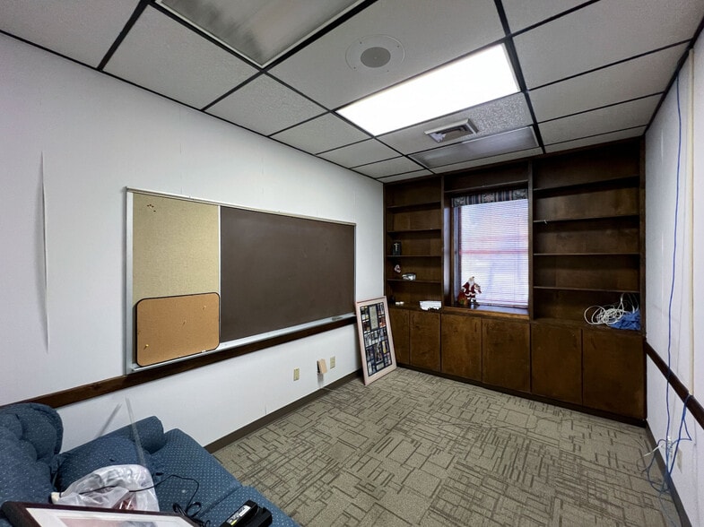 More Photos Of 119 W Lowman St, Mullins Medical For Sale