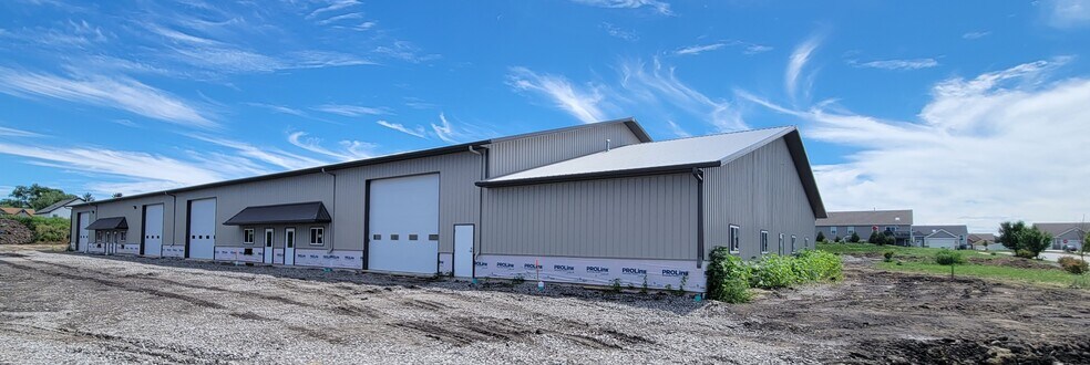 More Photos Of 8215 Taney Pl, Merrillville Warehouse For Lease