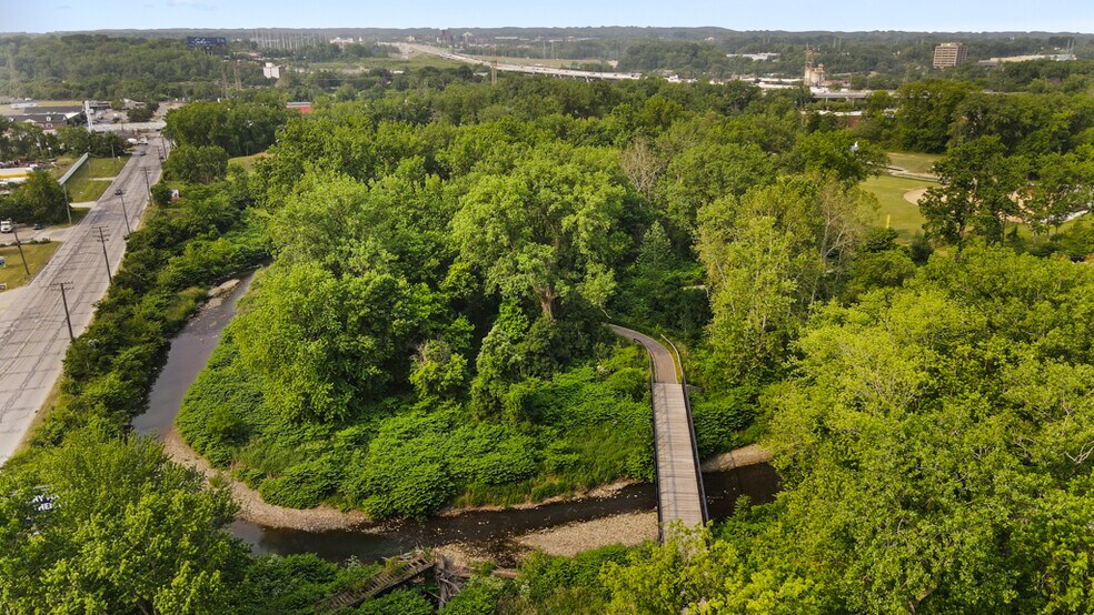 More Photos Of 5000 Warner Rd, Garfield Heights Land For Sale