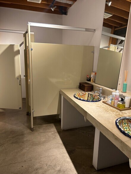 More Photos Of 2254 S Sepulveda Blvd, Los Angeles Loft Creative Space For Lease