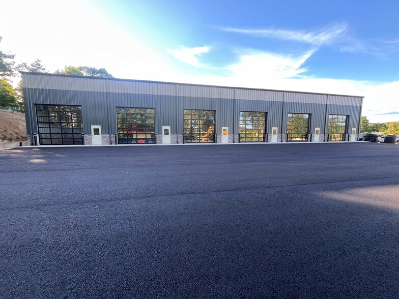 More Photos Of 150 George Washington Highway, Smithfield General Retail For Sale