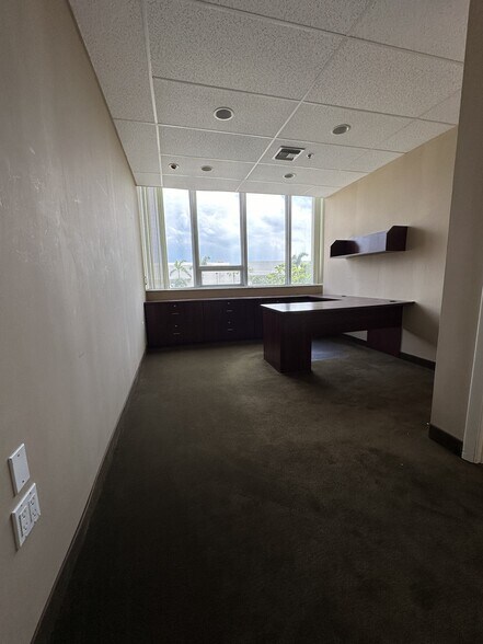 More Photos Of 2455 E Sunrise Blvd, Fort Lauderdale Loft Creative Space For Sale