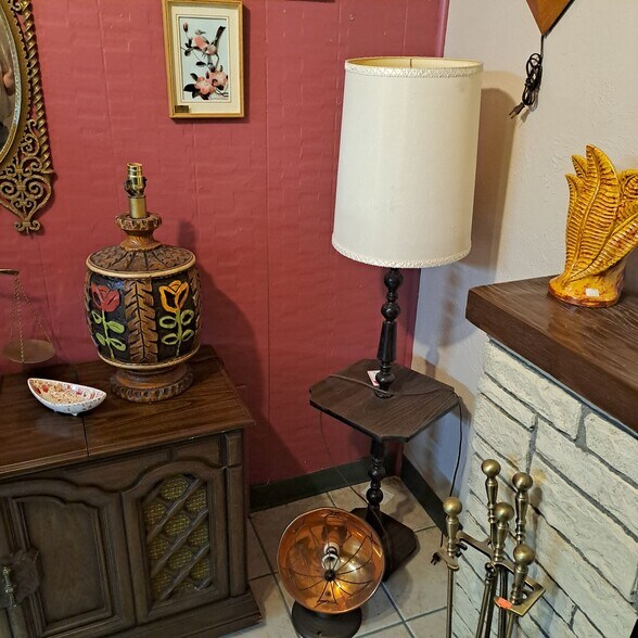 More Photos Of 1003 W 3rd St, Alliance Freestanding For Sale