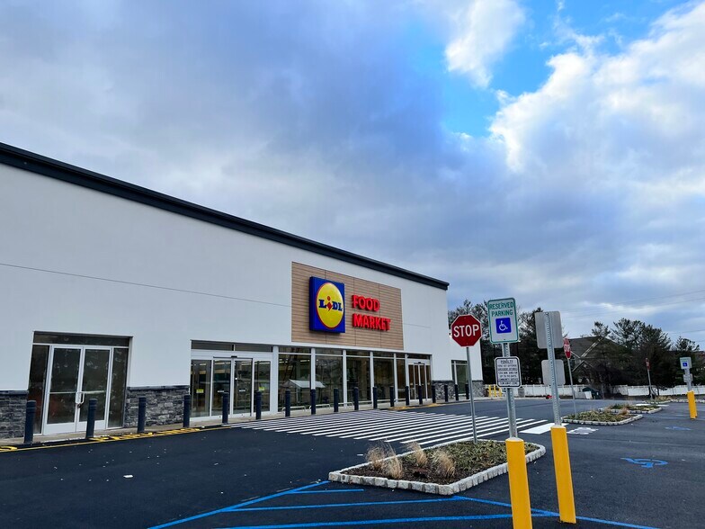 Primary Photo Of 599 W Mount Pleasant Ave, Livingston Freestanding For Lease