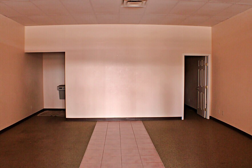 More Photos Of 1155 N Zaragosa Rd, El Paso Unknown For Lease