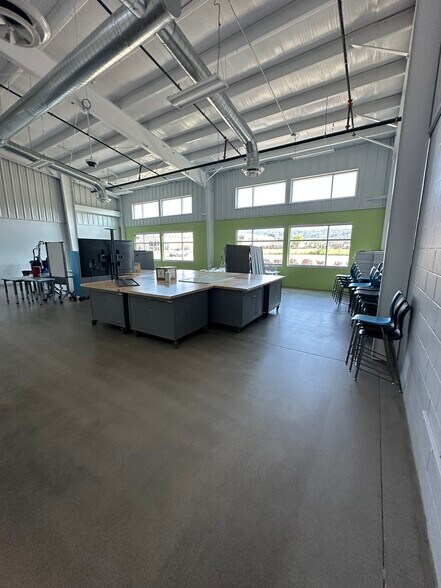 More Photos Of 7 S 12th St, Midland Schools For Lease