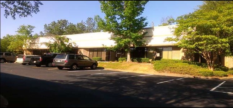 More Photos Of 3120 Medlock Bridge Rd, Peachtree Corners Light Distribution For Lease