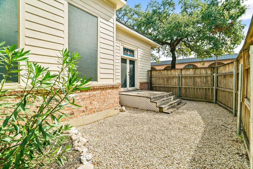 More Photos Of 800 Jackson St, Richmond Office Residential For Sale