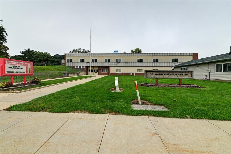 More Photos Of 520 E Holum St, Deforest Schools For Sale