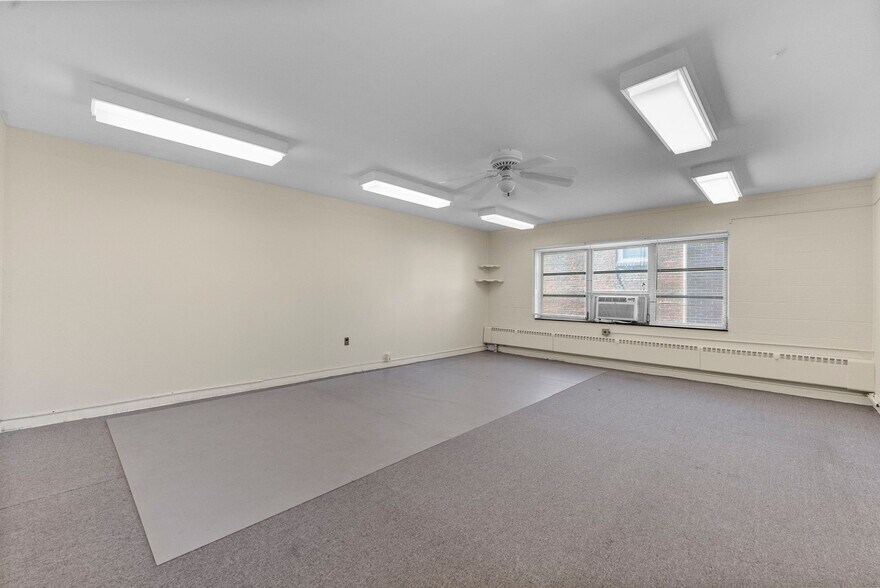 More Photos Of 35 Orange Ave, Clifton Religious Facility For Lease