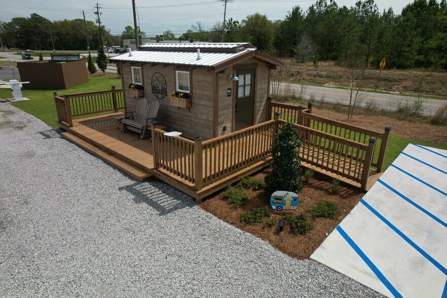 More Photos Of 364 Radcliff Rd, Creola Trailer Camper Park For Sale