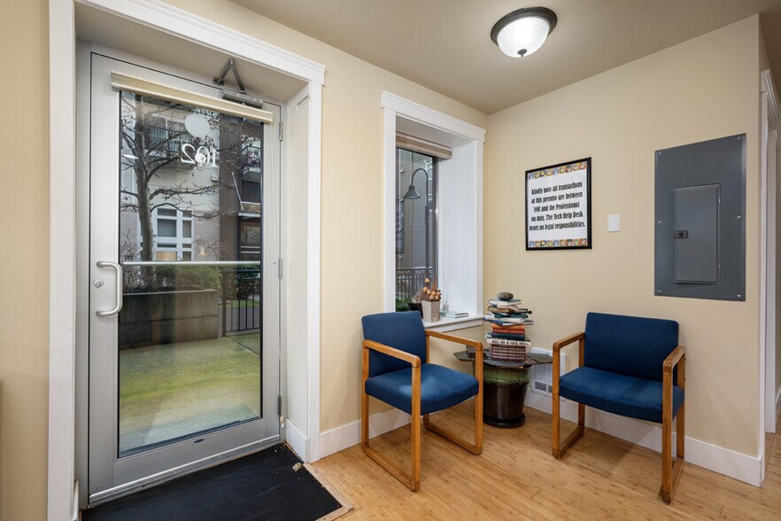 More Photos Of 1015 Railroad Ave, Bellingham Apartments For Sale