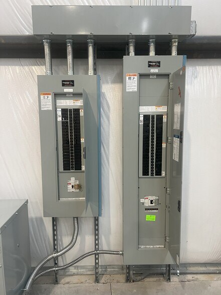 More Photos Of 55 Bagwell Blvd, Scottsville Warehouse For Lease