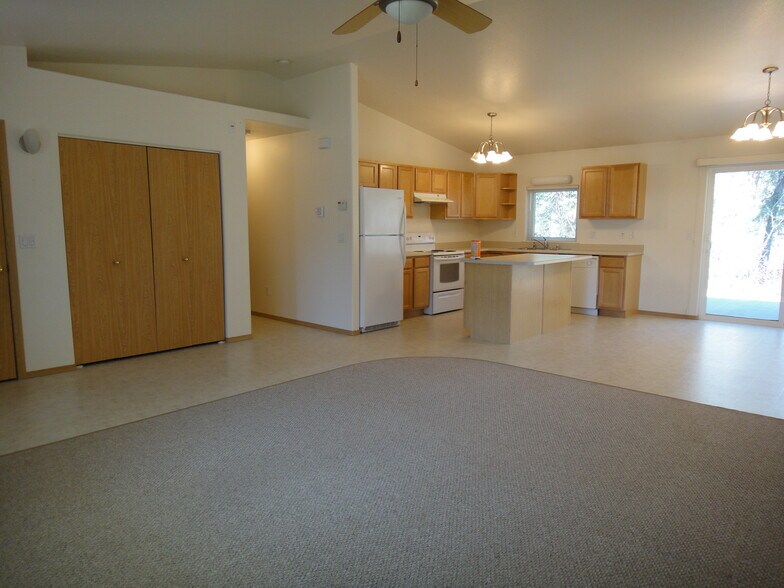 More Photos Of 801 Turner Dr, North Pole Apartments For Sale