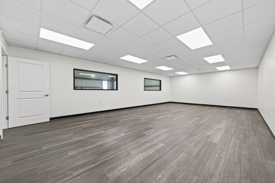 More Photos Of 32411 Tamina Rd, Magnolia Unknown For Lease