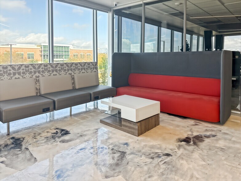 More Photos Of 6920 Brisbane Ct, Sugar Land Coworking Space
