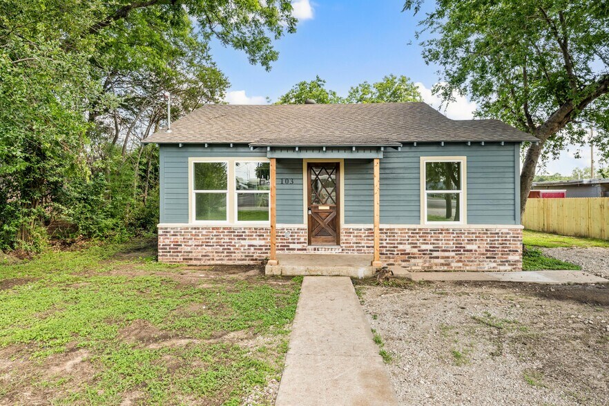 More Photos Of 103 E Stegall Rd, Robinson Specialty For Sale