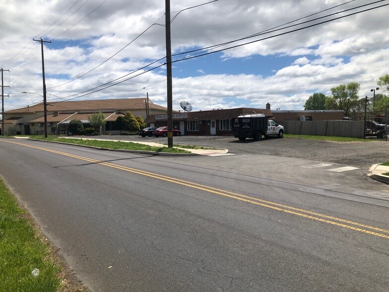 More Photos Of 5301 Bristol Emilie Rd, Levittown Freestanding For Sale