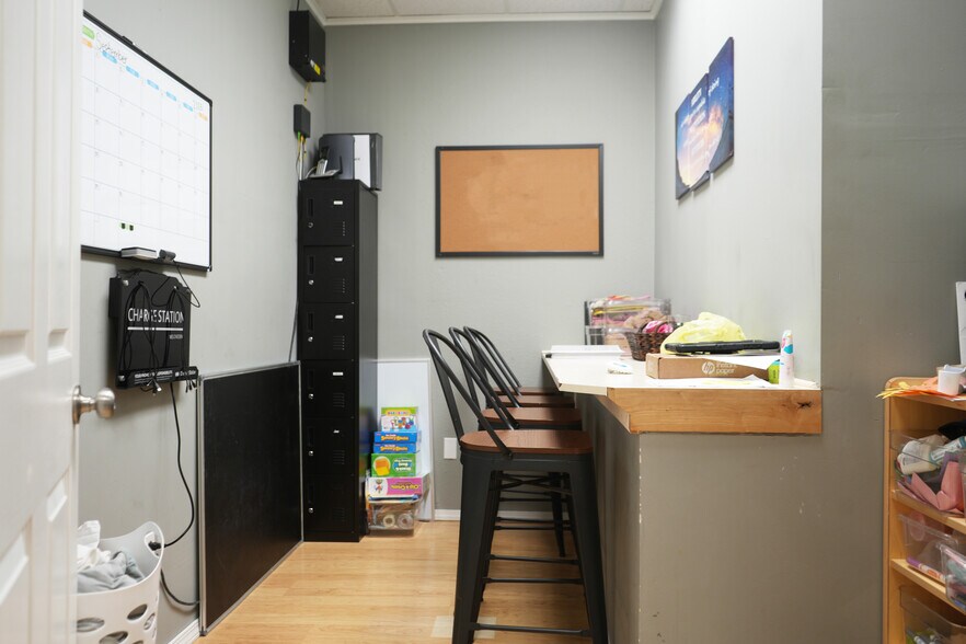 More Photos Of 1555 Echota Ave, Tahlequah Office For Sale