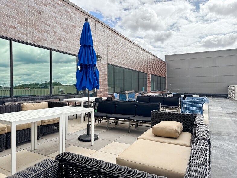 More Photos Of 1622-1650 W End Blvd, Saint Louis Park Coworking Space