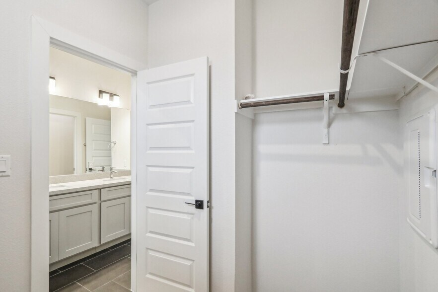 More Photos Of 2600 Gattis School Rd, Round Rock Multifamily For Sale