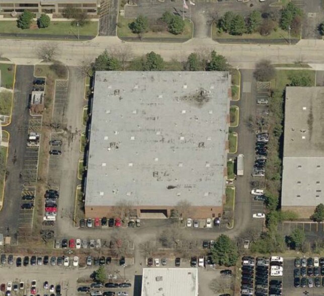 More Photos Of 707 Remington Rd, Schaumburg Warehouse For Lease