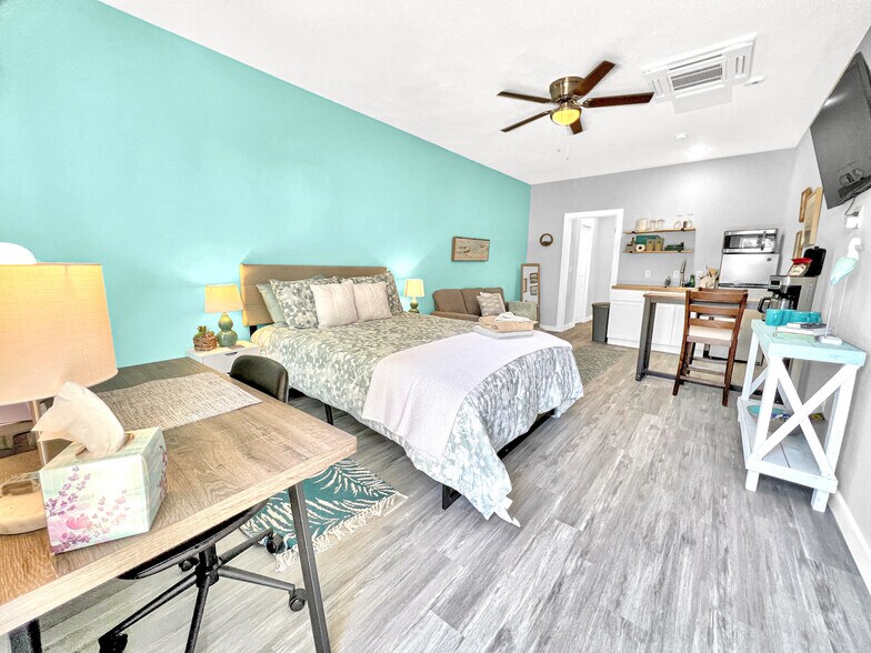 More Photos Of 8 Gipson Pl, Fort Walton Beach Hotel For Sale
