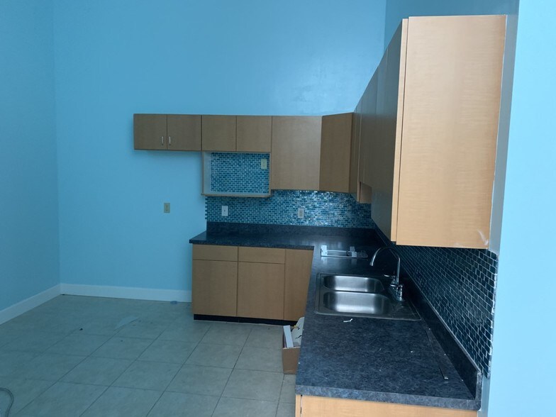 More Photos Of 4300 S Highway 27, Clermont Storefront Retail Office For Lease