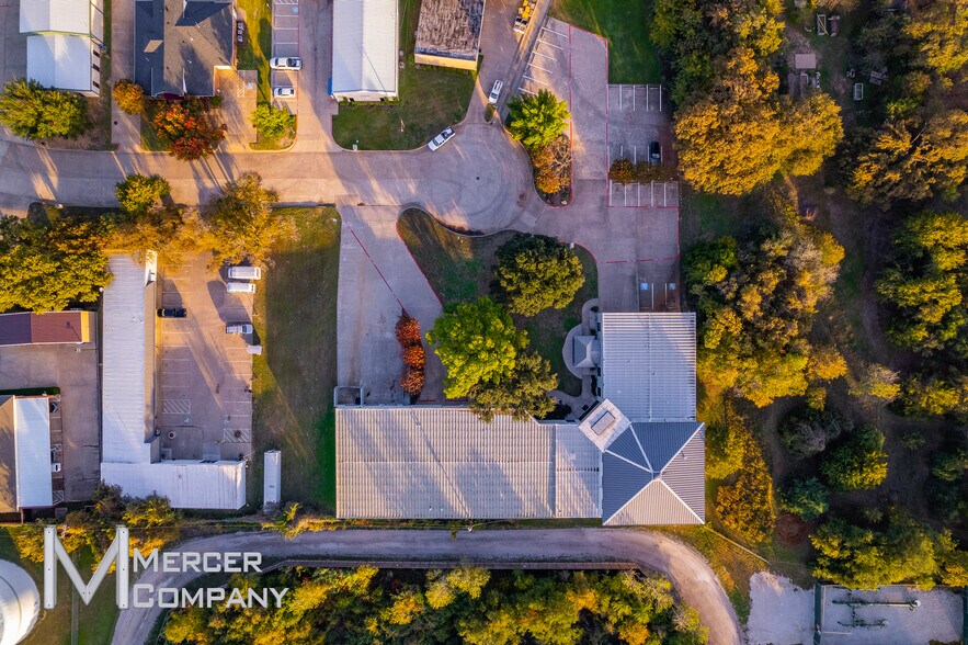 More Photos Of 2320 Michigan Ct, Arlington Light Distribution For Lease